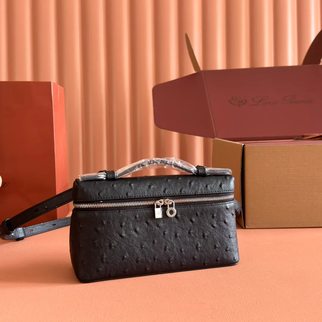 p1160💋💋💋【Original leather all-steel configuration counter complete package】 𝐋𝐨𝐫𝐨 𝐏𝐢𝐚𝐧@ Extra pocket L19 series handbag/crossbody bag The most comfortable life is when it is not defined, just like loro The material design of pian@ does not require complicated design styles. The simple and soft outline is elegant and durable, like an exquisite cosmetic case, which perfectly balances appearance and functionality. The leather is delicate and feels as soft as butter. The small bag has a large capacity. It is not only portable with a thin shoulder strap, but can also be worn cross-body. Sisters who have a special liking for minimalist style can buy it. It is simple and versatile. The simpler, the more different. Stars and Instagram celebrities are all planting it. There are two sizes of 19 cm and 27 cm. One is exquisite and casual, and the other is elegant and grand. Size: Small: length 19×width 7×height 12cm (